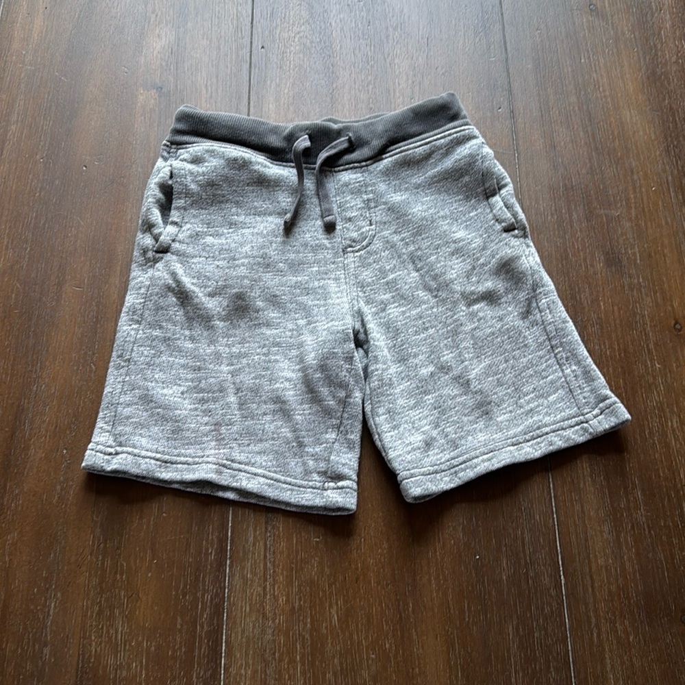 Size 5 Gymboree jogger pocketed shorts with drawstring